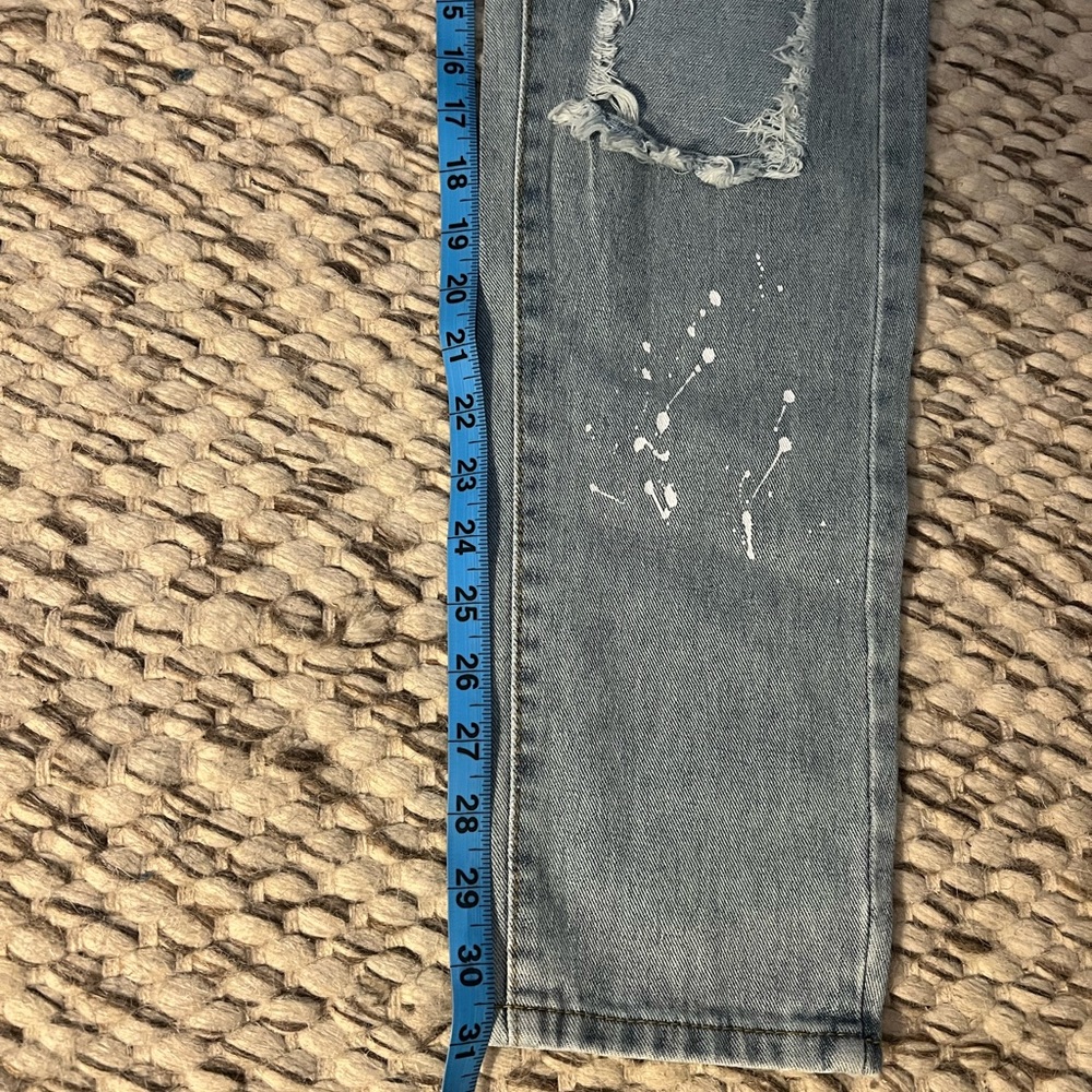 Distressed Jeans - Picture 4 of 6